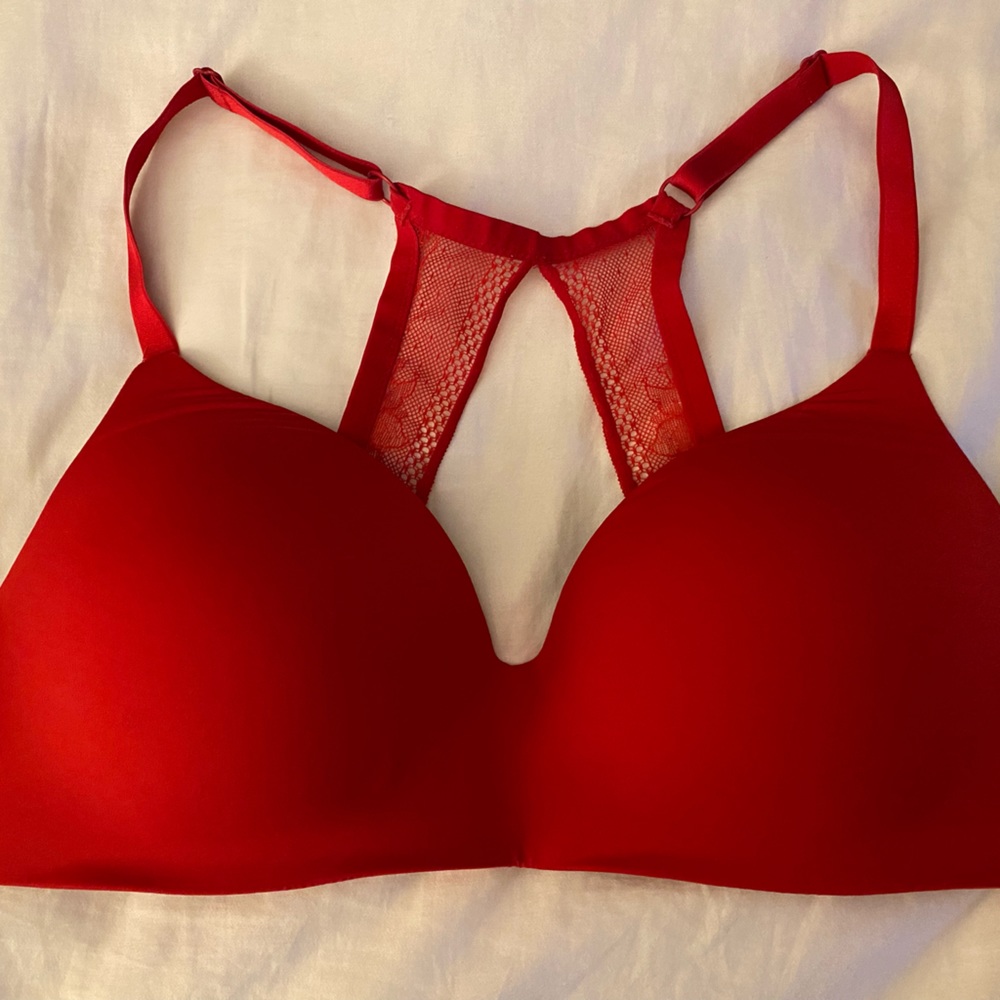 Victoria’s Secret T-Shirt Lightly Lined Wireless 38D